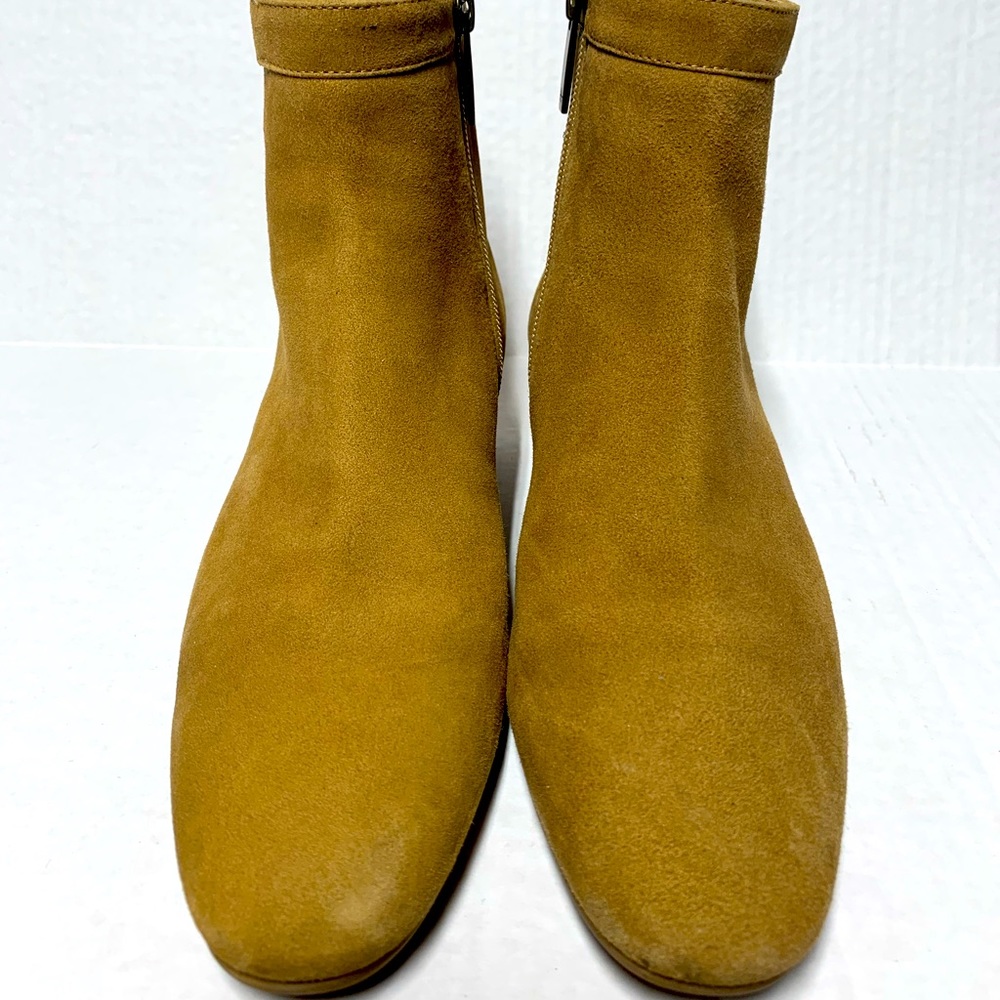 Basically new booties. Made in Italy by Aquatalia.